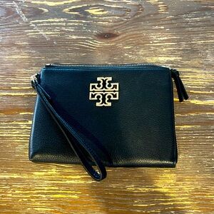 Brand new Tory Burch Britten/ Large zip pouch/wristlet/Black